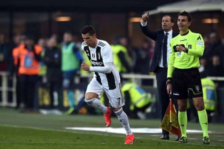Ronaldo vào sân